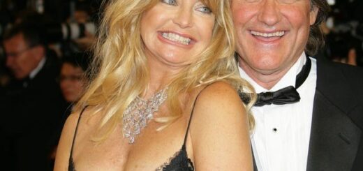 Goldie Hawn Vintage Photos Resurface, Fans Cant Stop Celebrating
