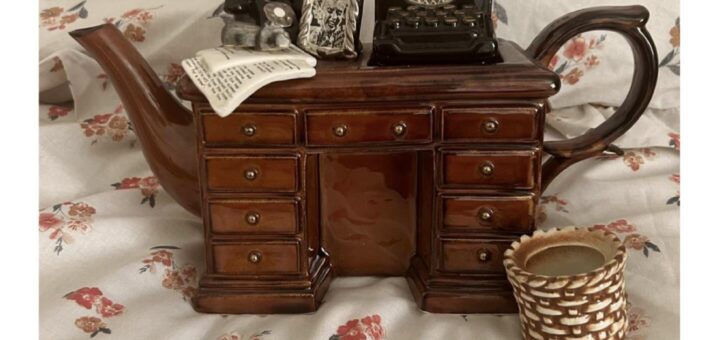 This is absolutely adorable! 🥰  
#CuteMoments #Heartwarming #Viral #Trending2023 #FeelGood